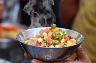 Индийский чаат: уличная закуска с взрывным вкусом